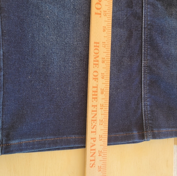 LEE...Dark Blue Denim Skirt - Picture 6 of 7